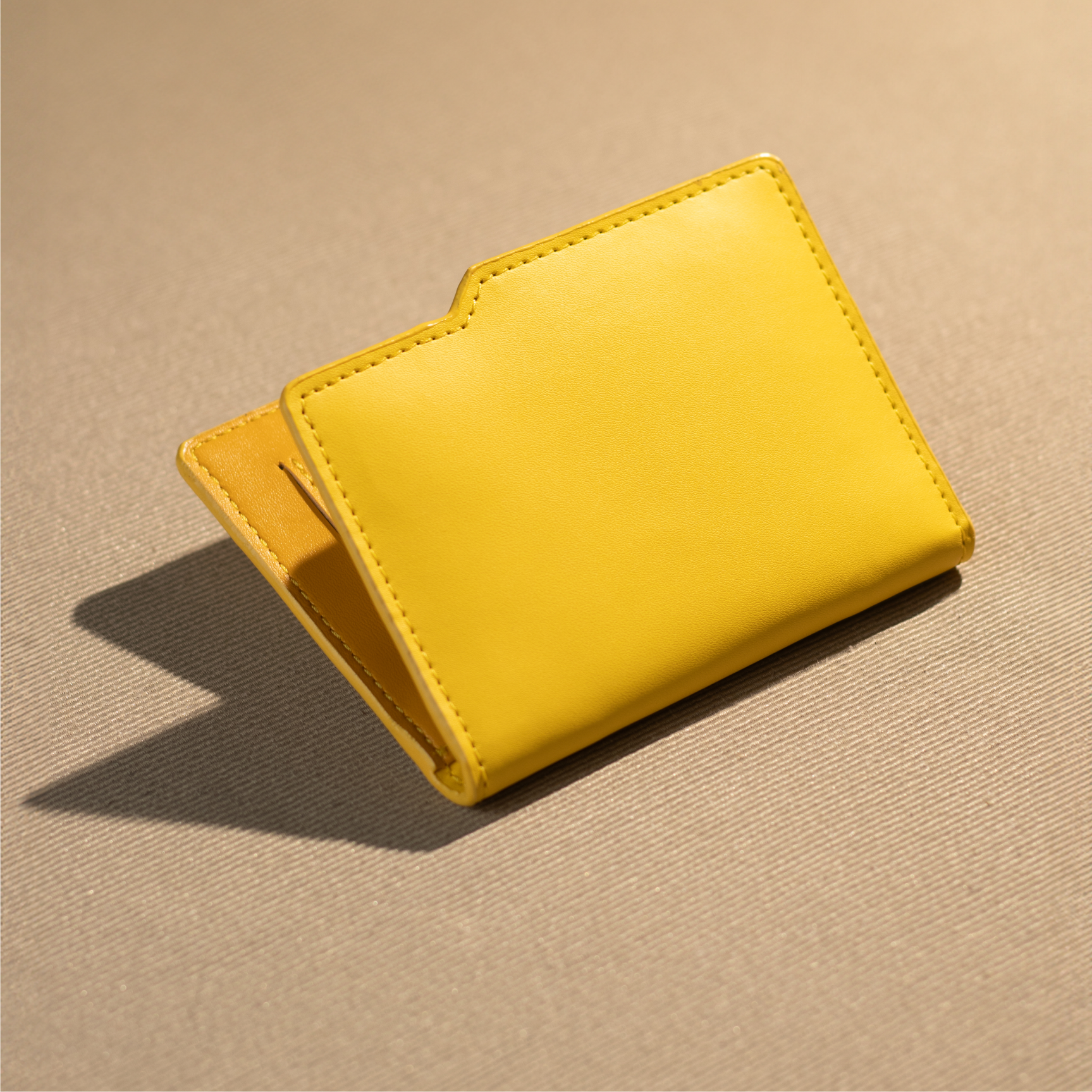 Minimalist Compact  Wallet – Sleek & Functional | Tsuru