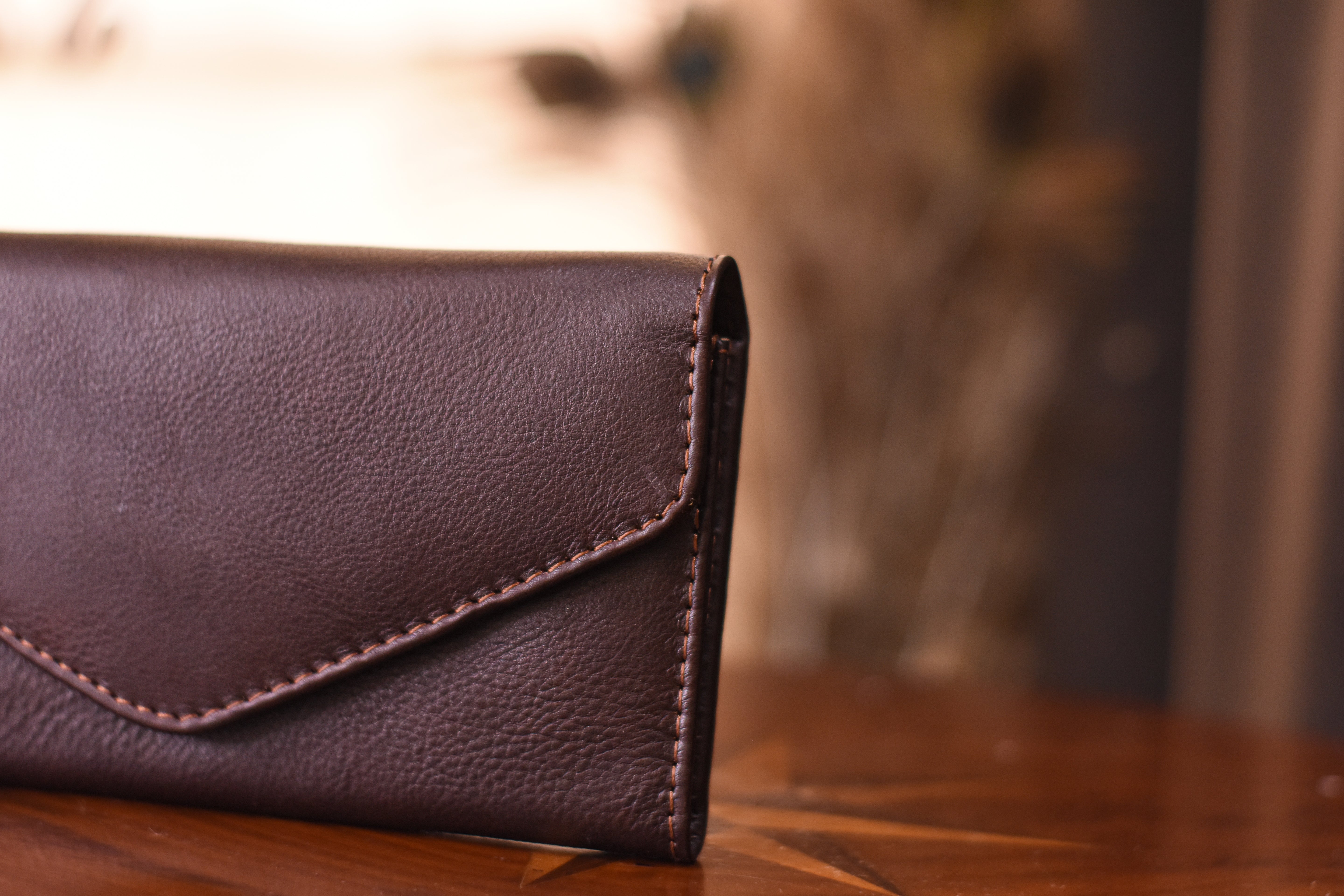 Clutch Brown - Tsuru.uk